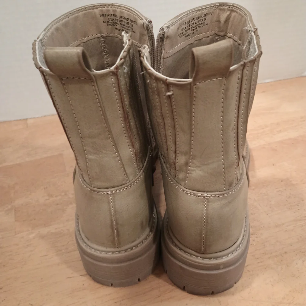 Time And Tru Taupe Chunky Lug Sole Ankle Boots Size 11